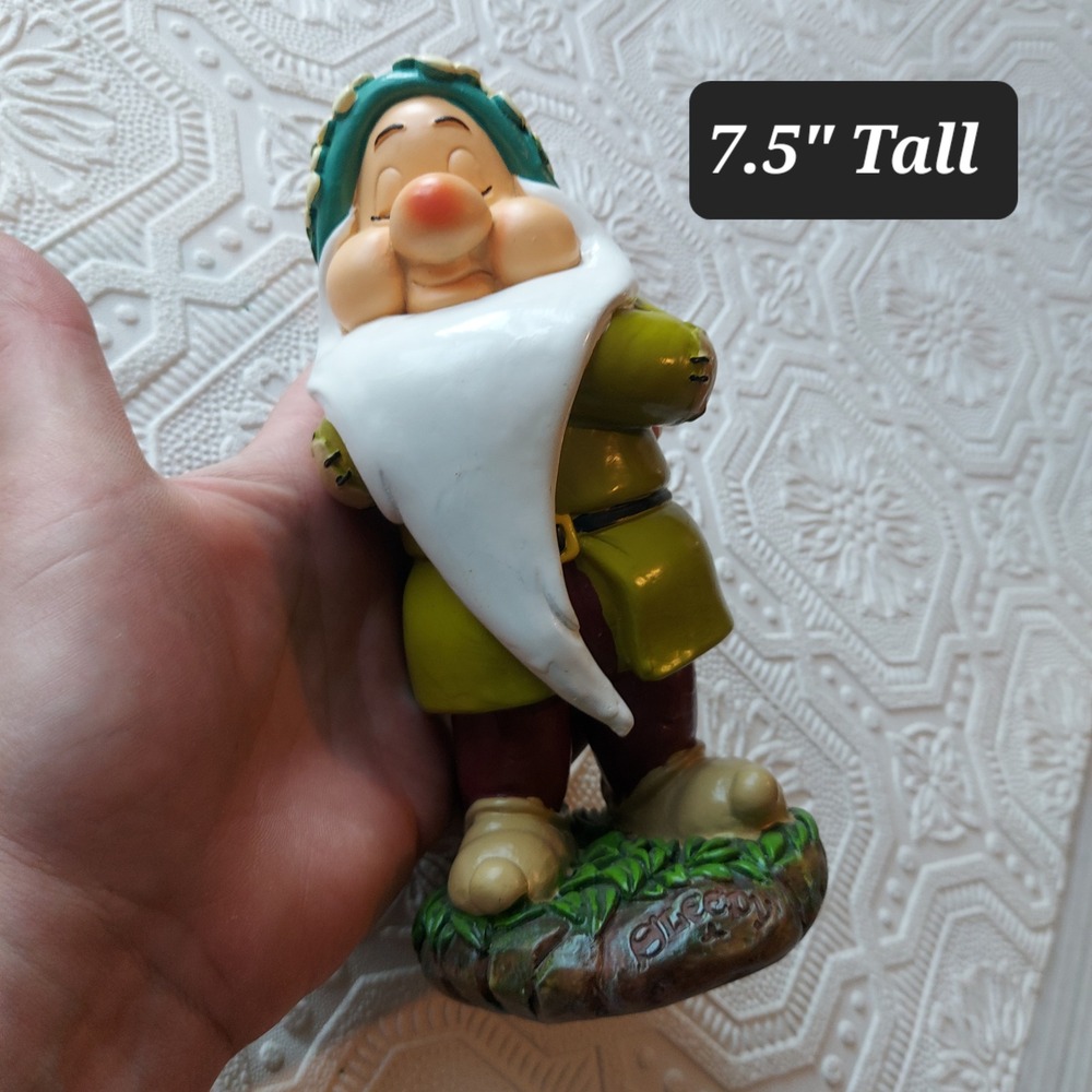 Disney Sleepy Dwarf Garden Statue Snow White Seven Dwarfs Figurine 7.5" LD68407